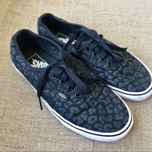 Vans women 7 black animal print
